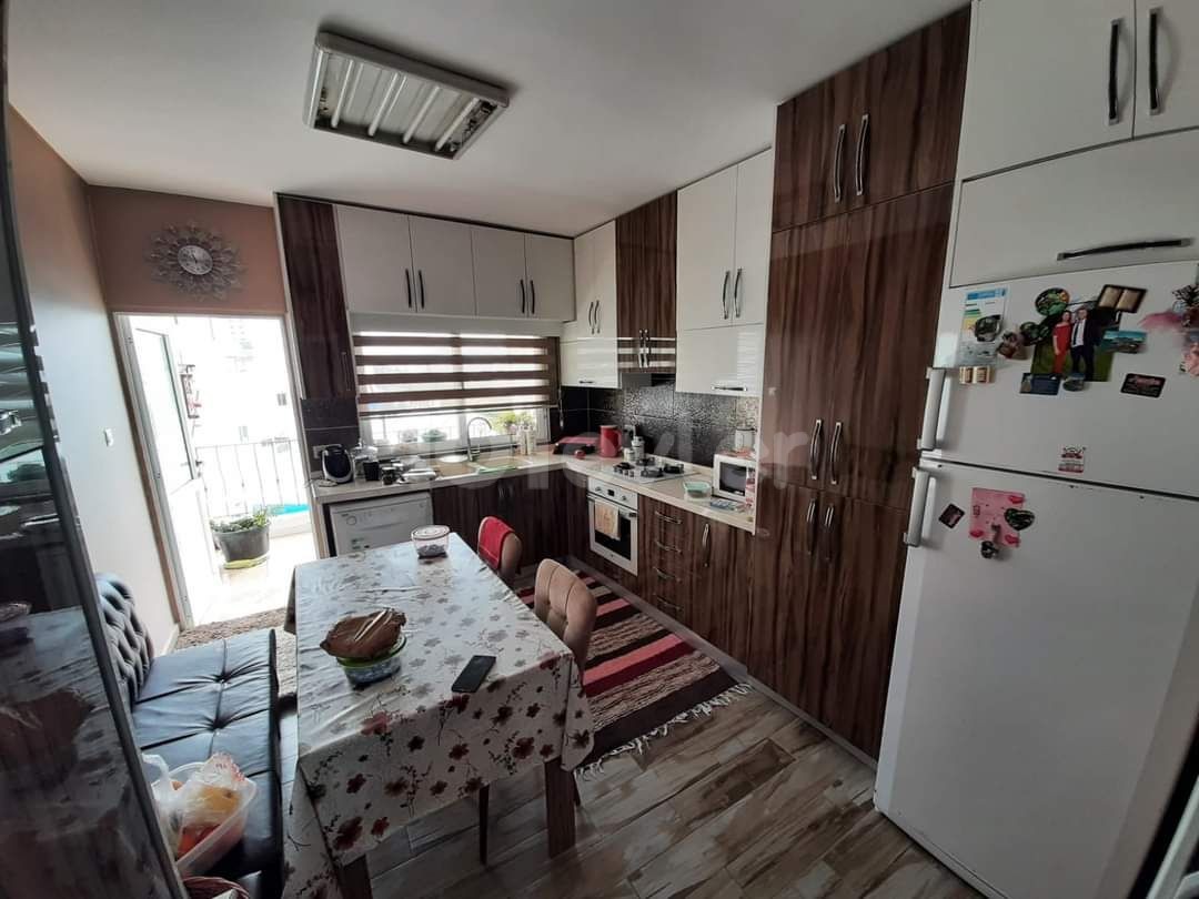 3+1 WOHNUNG IN DER NÄHE DER EMU IN FAMAGUSTA ZENTRUM ** 