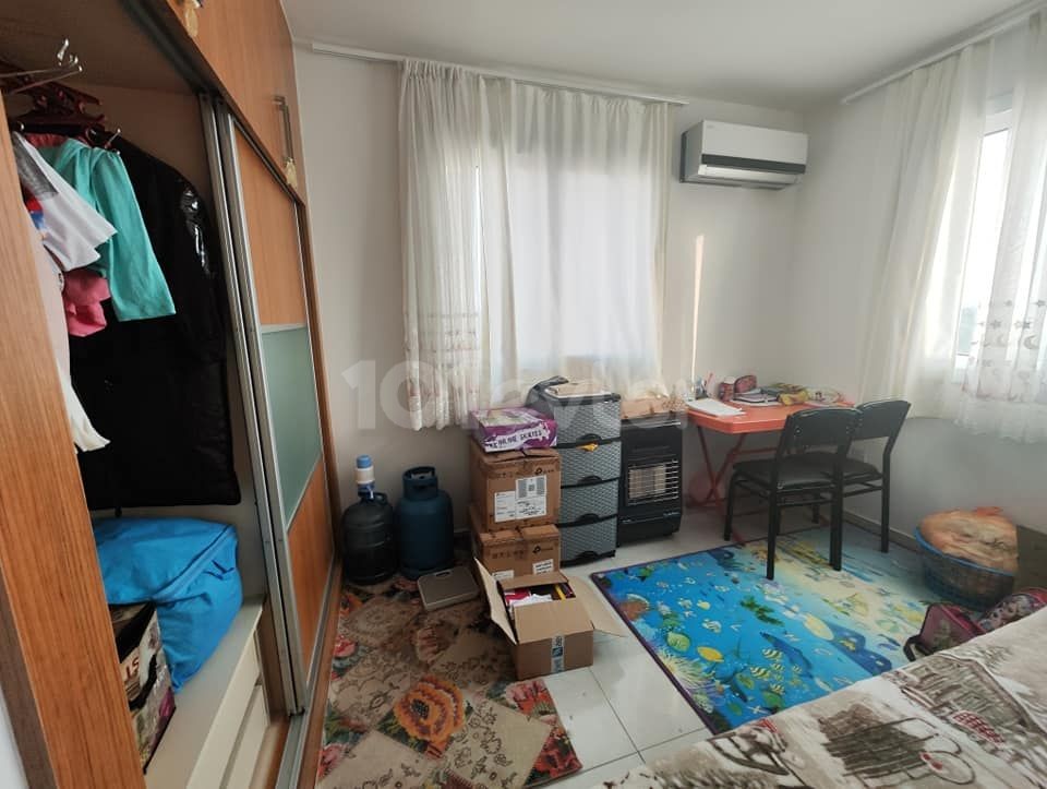 FAMAGUSTA EMU SOWIE TÜRKISCHE KOKANLI 2 + 1 WOHNUNG ** 