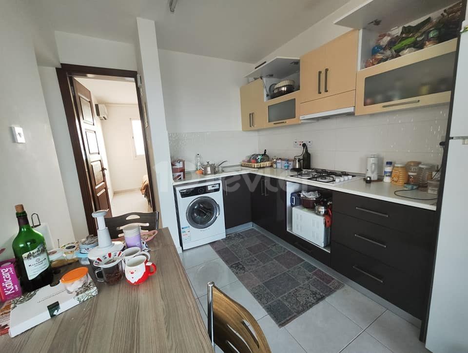 FAMAGUSTA EMU SOWIE TÜRKISCHE KOKANLI 2 + 1 WOHNUNG ** 