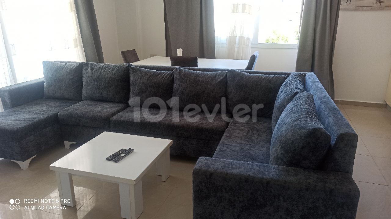 MAĞUSA MERKEZ'DE DAÜ YÜRÜME MESAFESİNDE FULL EŞYALI 2+1 DAİRE 