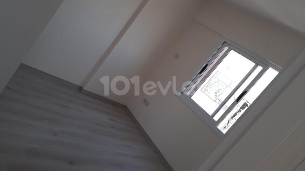 İSKELE MERKEZDE BEYAZ EŞYALI SATILIK 2+1 DAİRE 