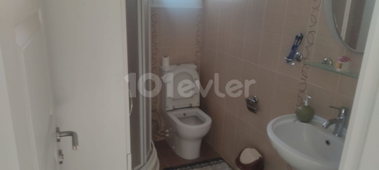 İSKELE MERKEZDE BEYAZ EŞYALI SATILIK 2+1 DAİRE 