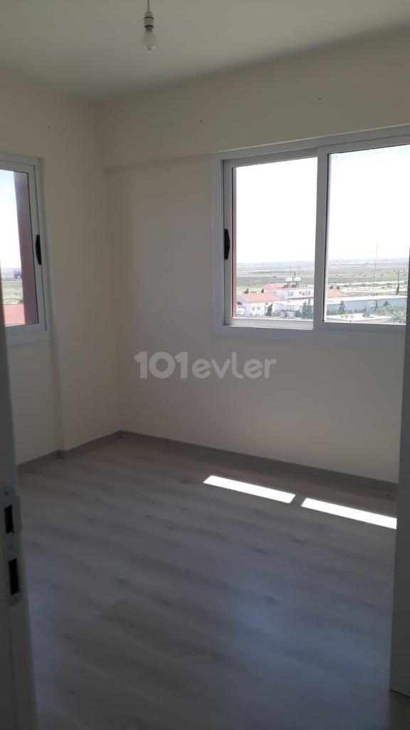 İSKELE MERKEZDE BEYAZ EŞYALI SATILIK 2+1 DAİRE 