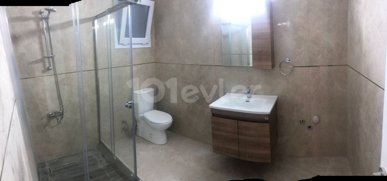 MAGUSA GÜLSEREN BÖLGESİ AİLE APARTMANINDA  3+1 KİRALIK DAİRE 