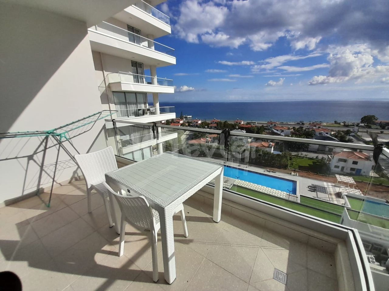 STUDY FLAT FOR SALE IN A SITE WITH SEA VIEW