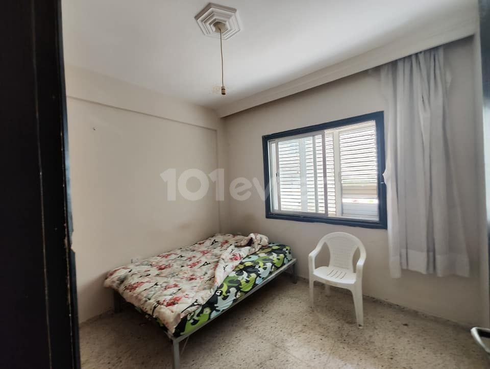 KELEPİR FİYATA !!MAĞUSA DAÜ YANI SATILIK 3+1 DAİRE