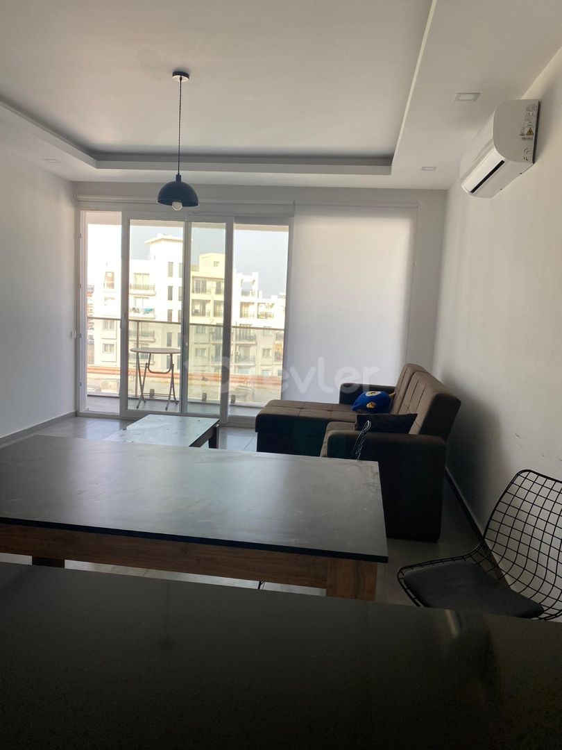 VOLL MÖBLIERTE 1+1 WOHNUNG ZU VERKAUFEN IN DER TERRACEPARK RESIDENZ IM ZENTRUM VON FAMAGUSTA