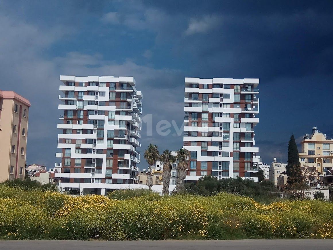 VOLL MÖBLIERTE 1+1 WOHNUNG IN UPTOWN RESIDENCE IN FAMAGUSTA 