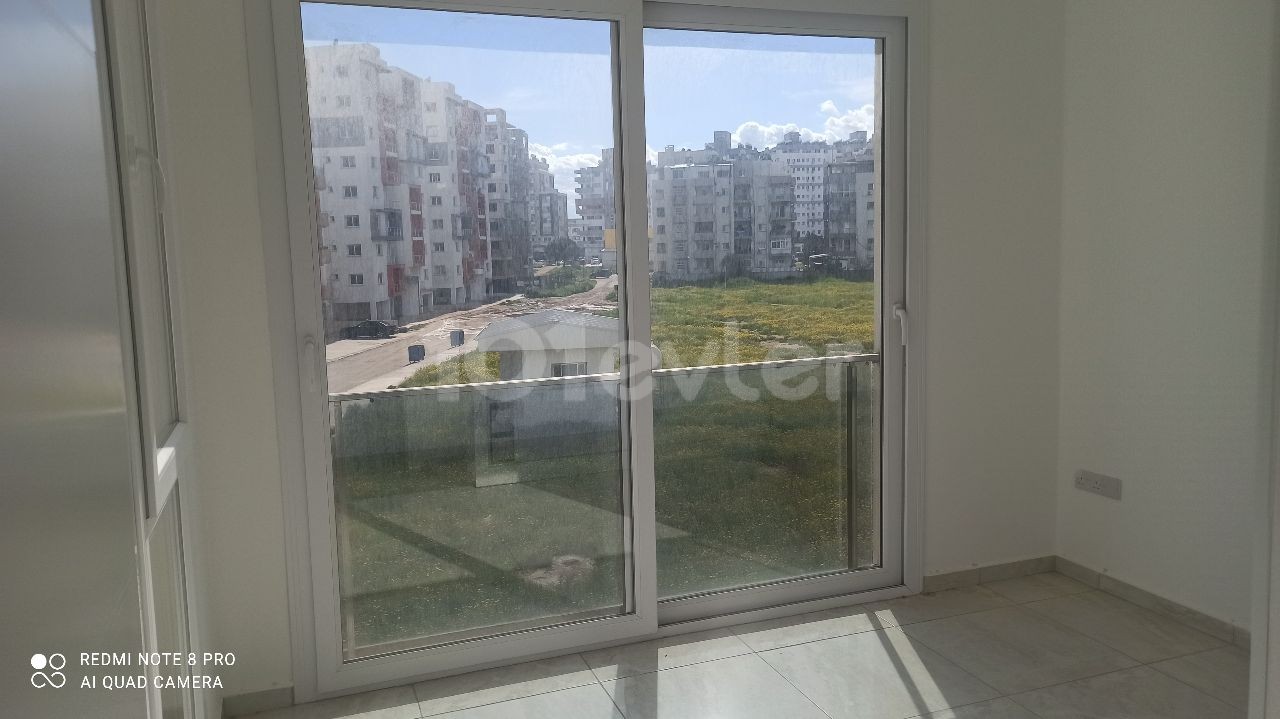 MAĞUSA MERKEZDE TESLİME HAZIR SIFIR  2+1 DAİRE 