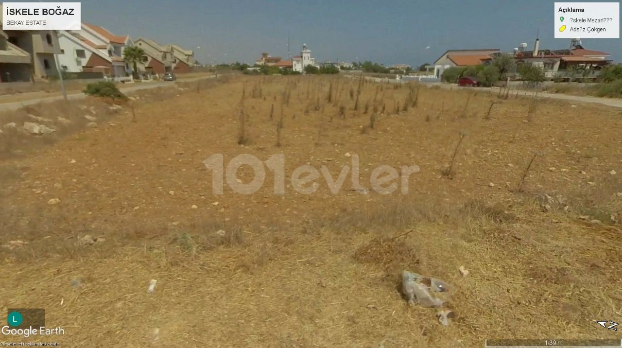 İSKELE BOĞAZTEPEDE MÜKEMMEL DENİZ MANZARALI ARSALAR 