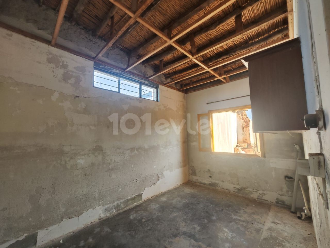 DETACHED HOUSE FOR SALE IN AKOVA VILLAGE BETWEEN GEÇİTKALE AND İSKELE