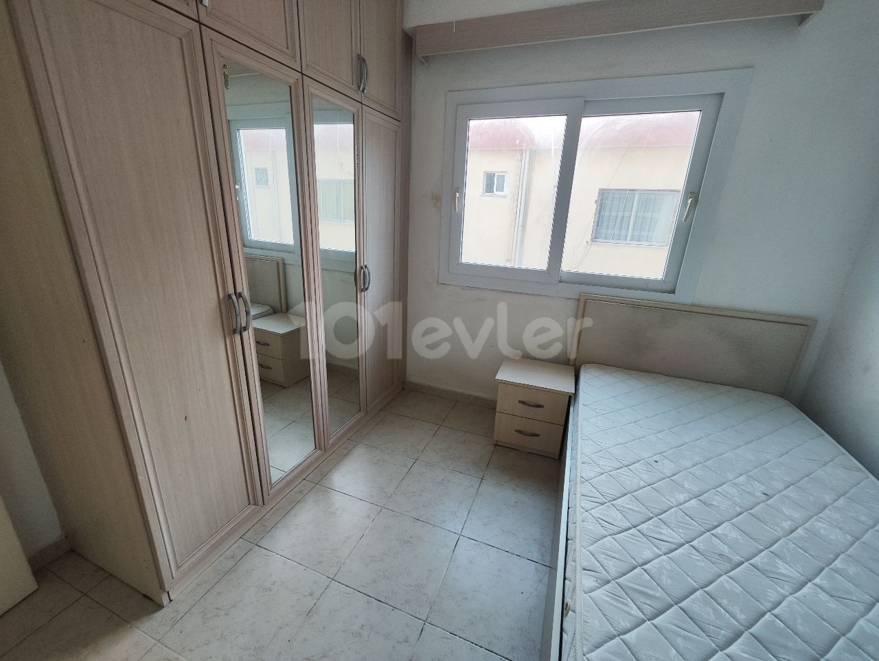 MAĞUSA GÜLSERENDE ACİL SATILIK 2+1 DAİRE  GÖL MANZARALI 