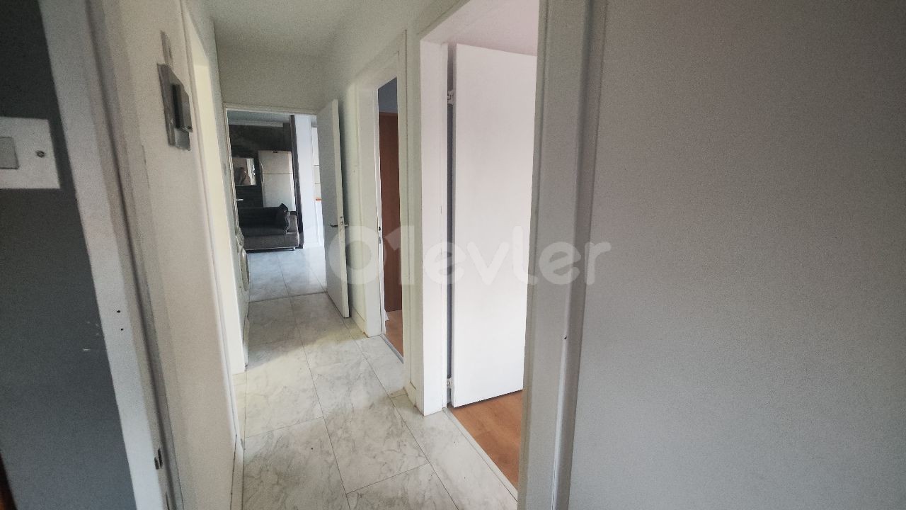 3+1 FLAT FOR RENT IN FAMAGUSTA GÜLSEREN REGION WALKING DISTANCE TO EMU