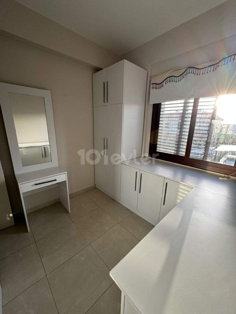 DUPLEX-VILLA ZU VERMIETEN IN YENİBOĞAZİ