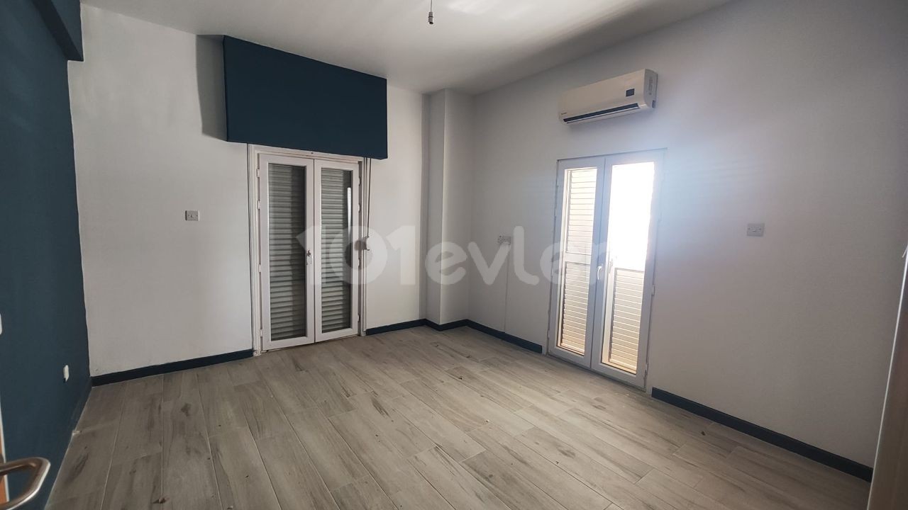 DETACHED FLAT FOR RENT IN İSKELE BOGAZ, BEACHFRONT