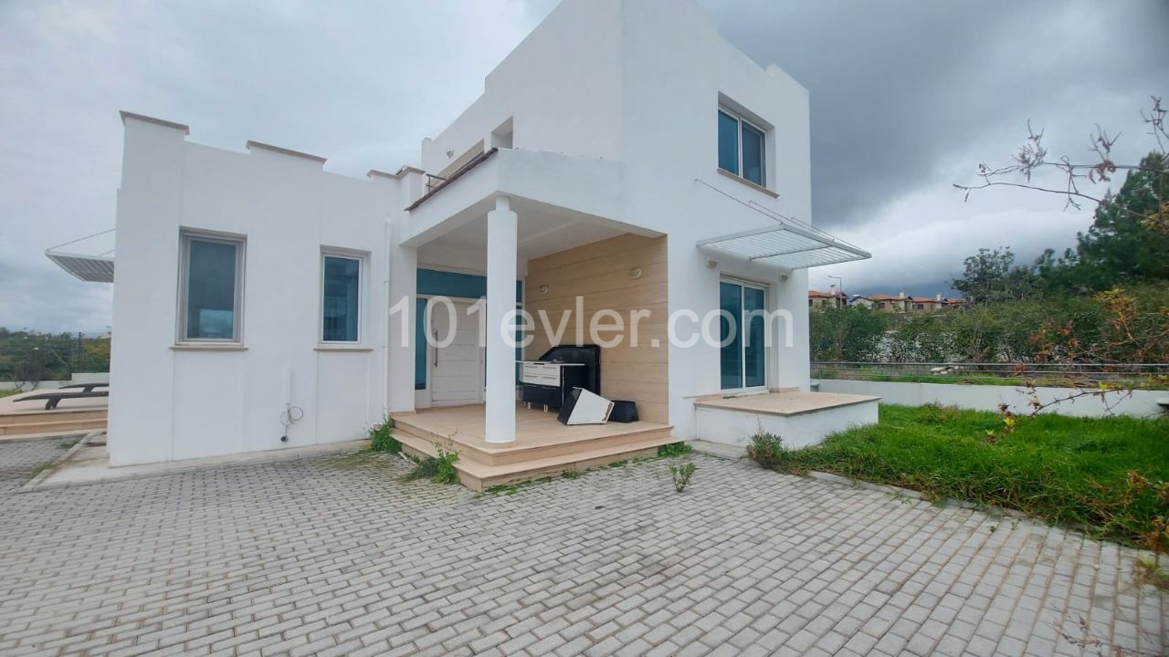 4+1 villa zum Verkauf in chatalköy sehr nah am Meer ** 