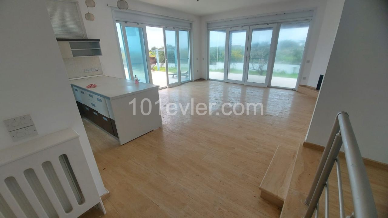 4 bedroom villa for sale in Çatalköy