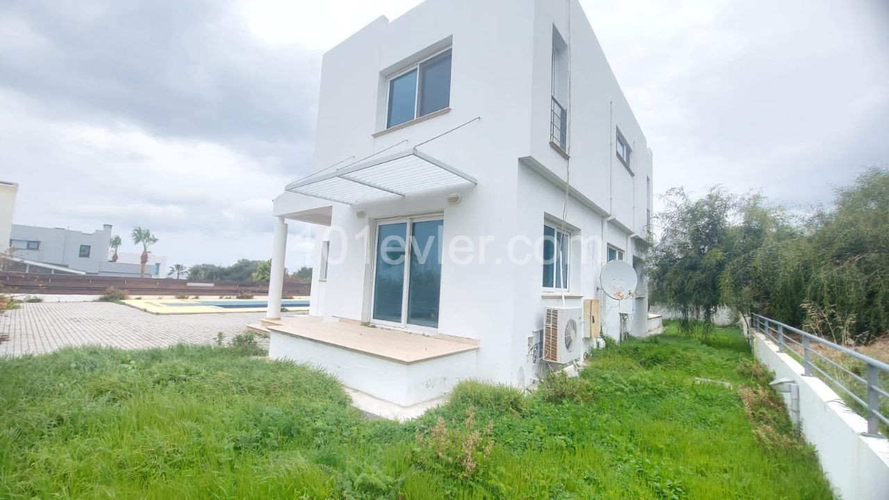 4+1 villa zum Verkauf in chatalköy sehr nah am Meer ** 