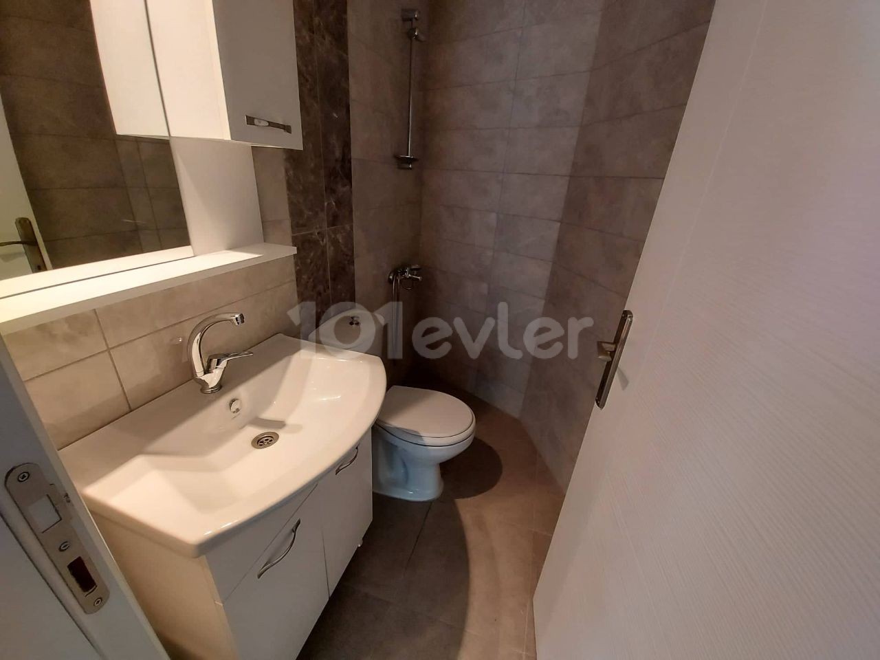 A place to rent in Kyrenia central ** 