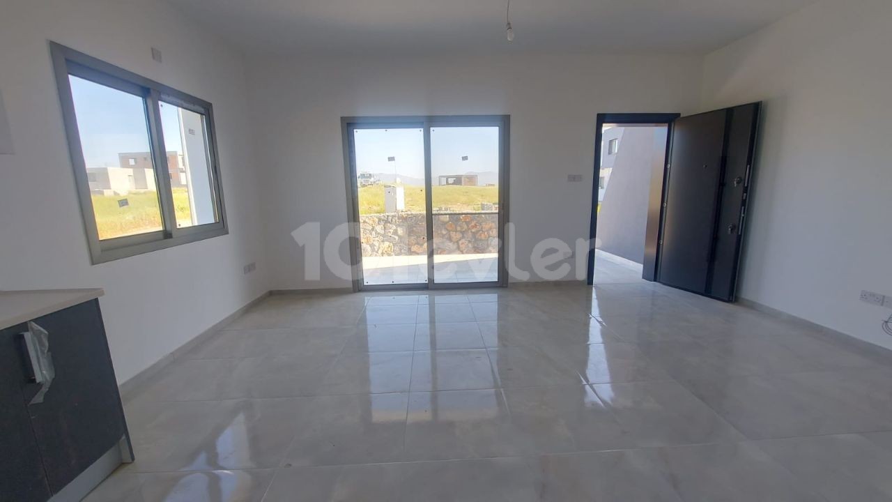 2+1 detached apartments for sale in Alaykoy