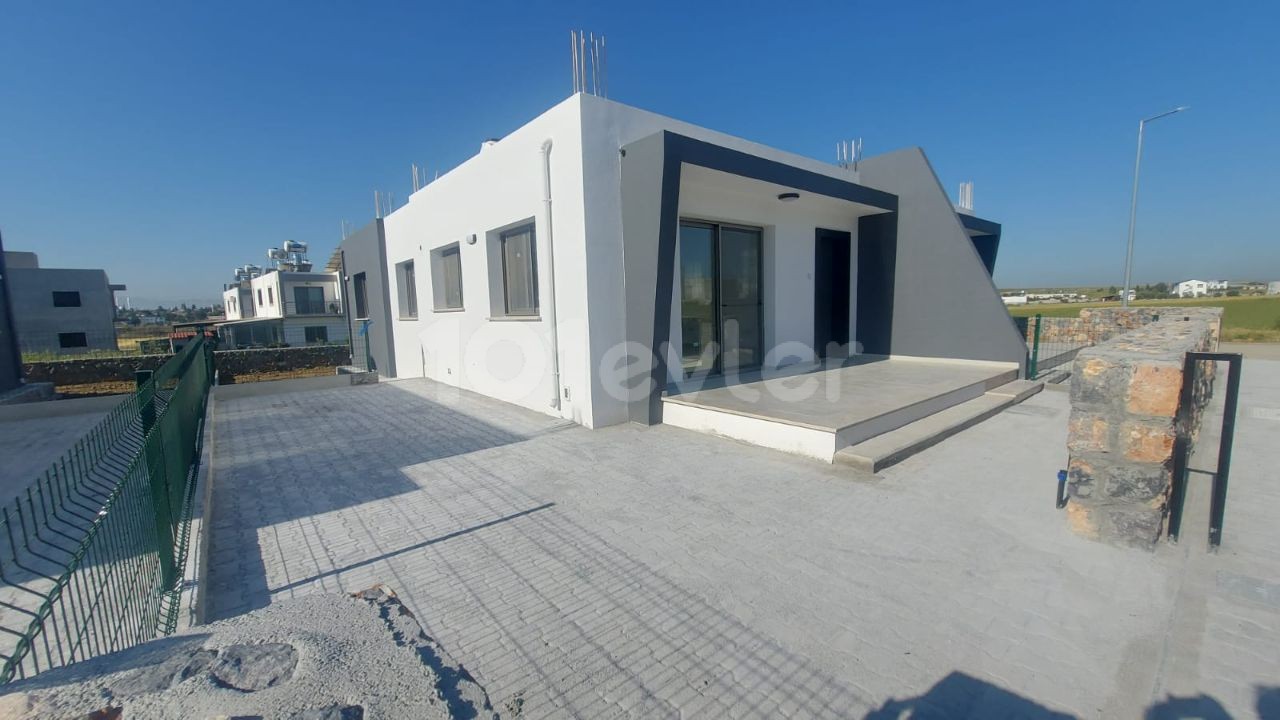 2+1 detached apartments for sale in Alaykoy