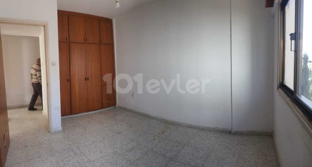 3+1 flat for urgent sale in the center of Famagusta ** 