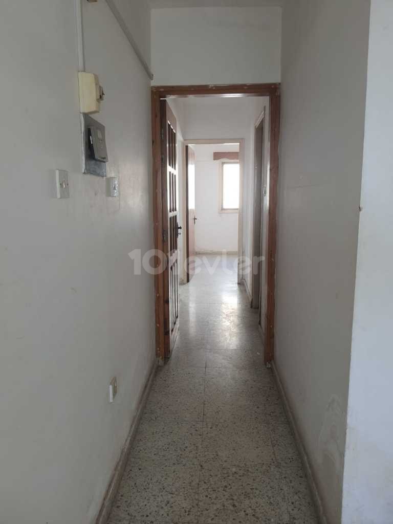 3+1 flat for urgent sale in the center of Famagusta ** 