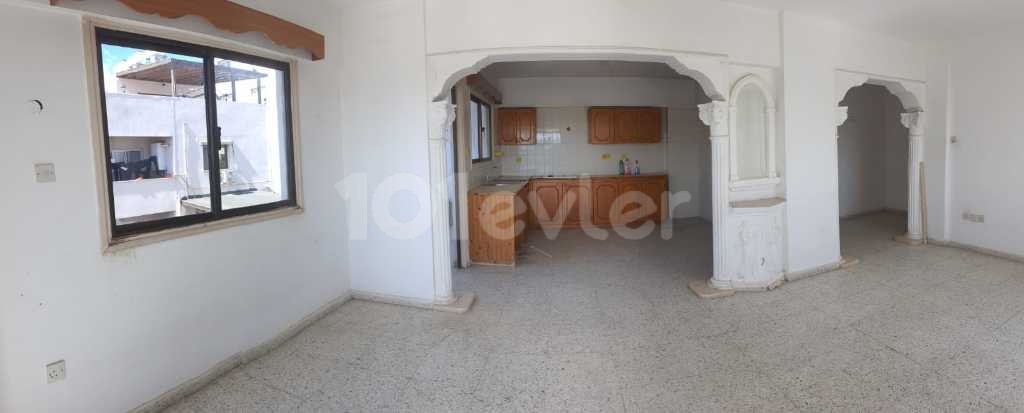 3+1 flat for urgent sale in the center of Famagusta ** 