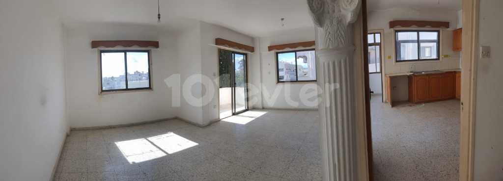 3+1 flat for urgent sale in the center of Famagusta ** 