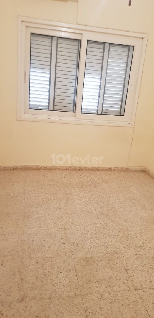 3+1 APARTMENT FOR SALE ON THE GROUND FLOOR IN GULESEREN DISTRICT, 15 METERS FROM THE SEA ** 