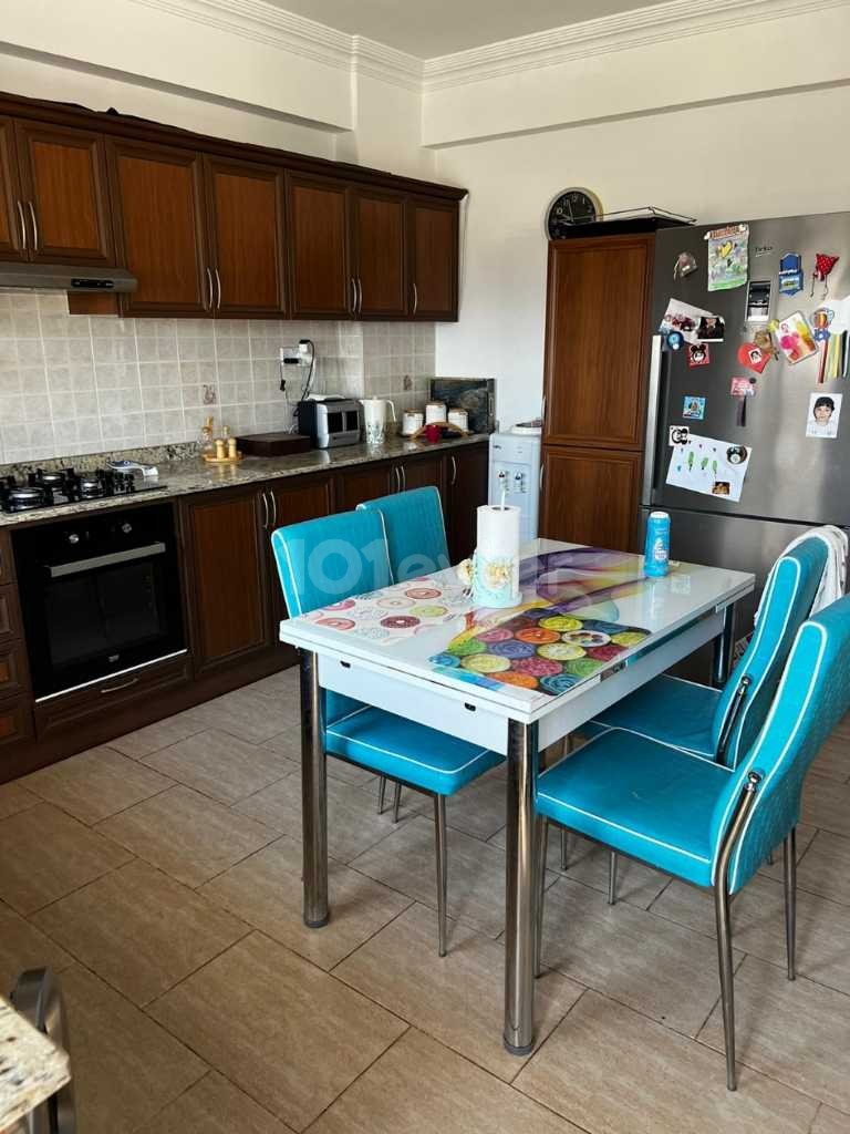 ÇANAKKALE BÖLGESINDE FULL EŞYALI AİLE APARTMANI 3+1 DAİRE