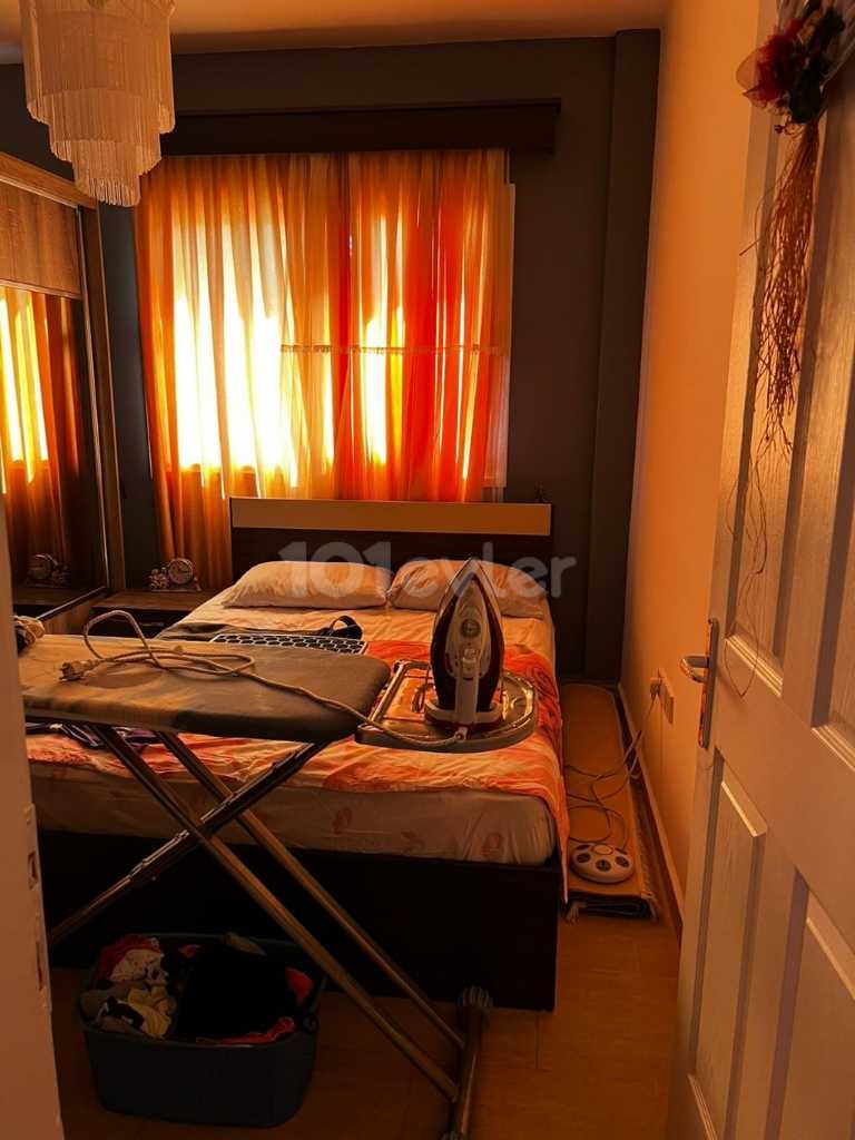 ÇANAKKALE BÖLGESINDE FULL EŞYALI AİLE APARTMANI 3+1 DAİRE