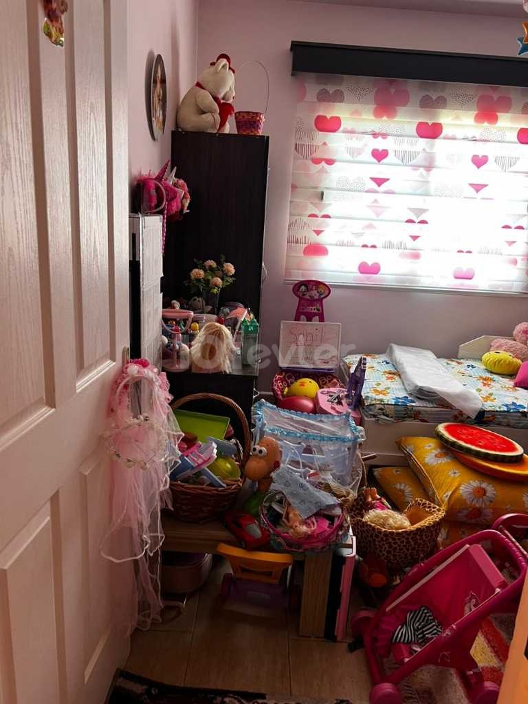 VOLL MÖBLIERTE MAKELLOSE FAMILIENWOHNUNG IN CANAKKALE REGION 3 + 1 DAIRE ** 