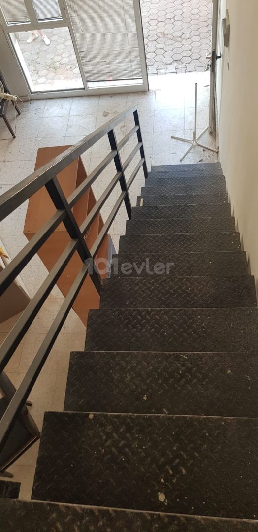 Laden zum Verkauf in Famagusta Gülserende ** 