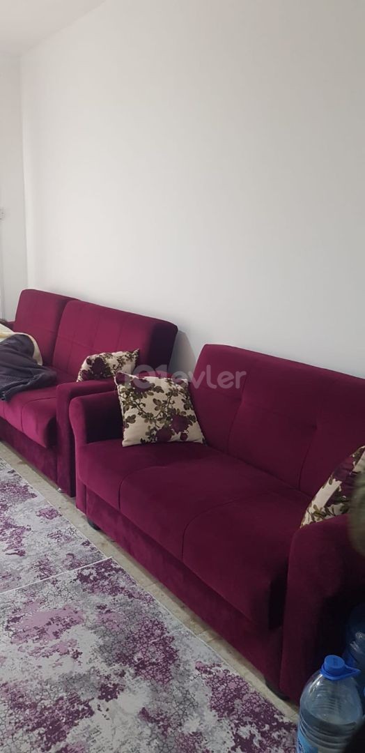 Mağusa Kaliland Bölgesinde full eşyalı aylık ödemeli  kiralık  2+1  daire