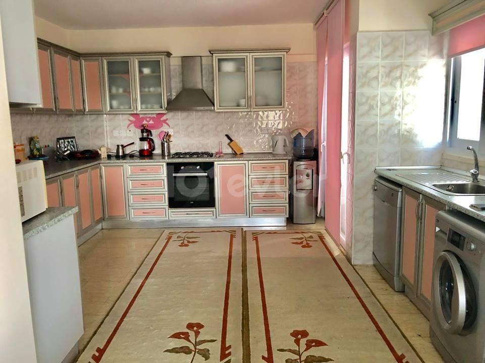 3+1 FLAT FOR SALE ON SALAMIS ROAD