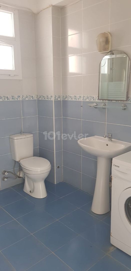 MAĞUSA KARAKOL BÖLGESİNDE 3+1 UGUN FİYATA  kiralık  DAİRE