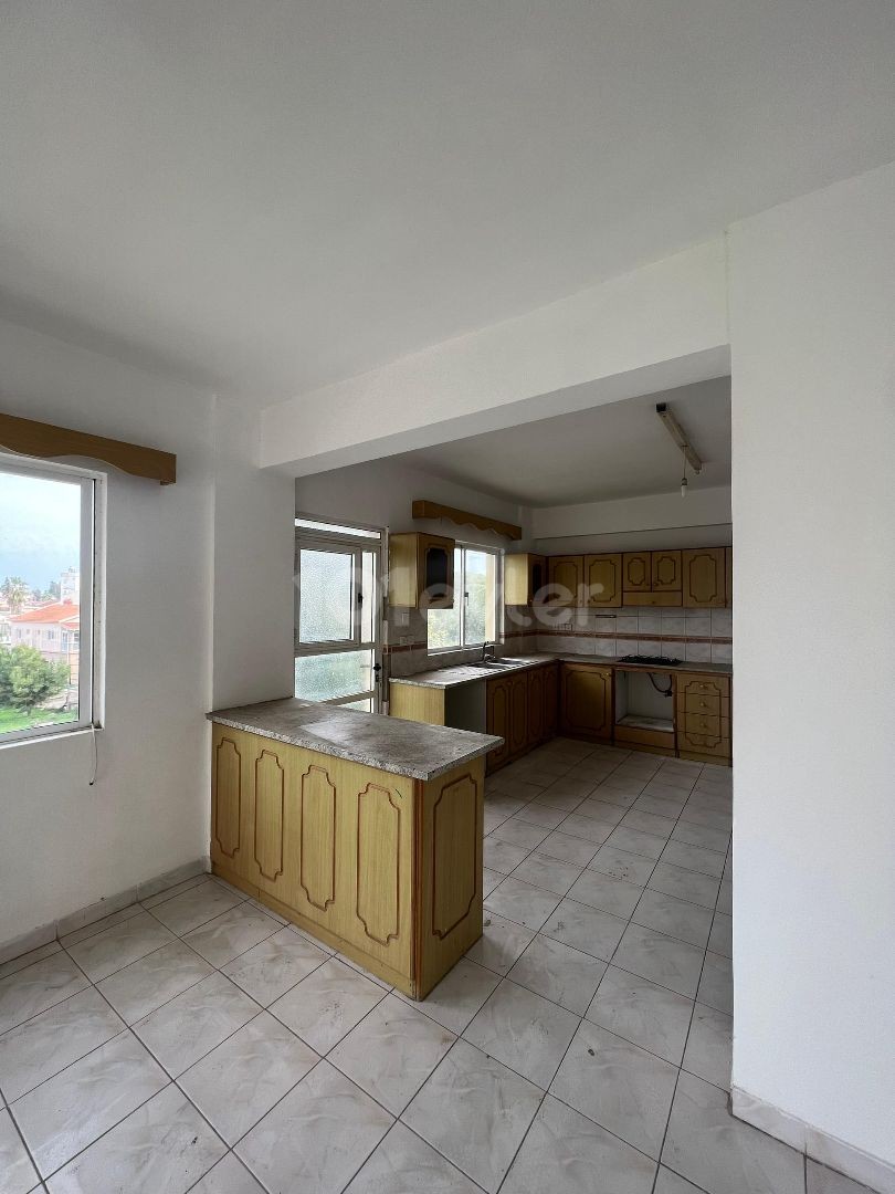 3+1 Wohnung zum Verkauf mit türkischem Titel im Bezirk Famagusta Dumlupınar