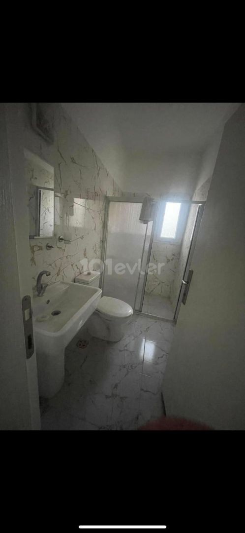 Gazimağusa Çanakkale mahallesinde eşyalı, 2+1 kiralık daire