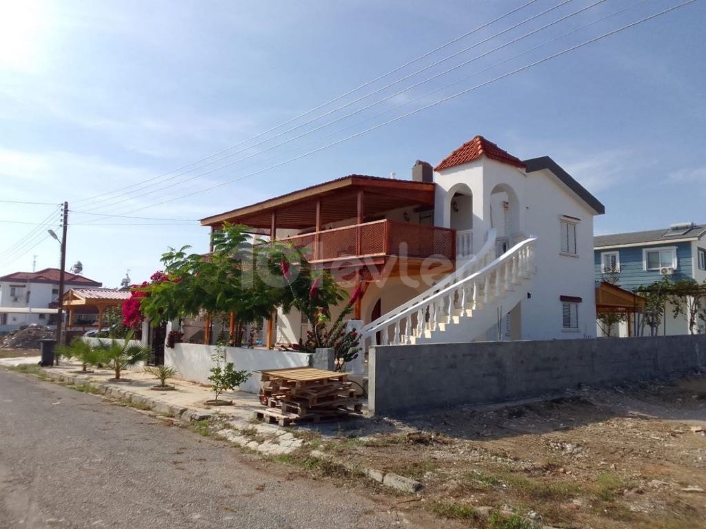 İskele Boğaz da Satılık Deniz manzaralı Villa