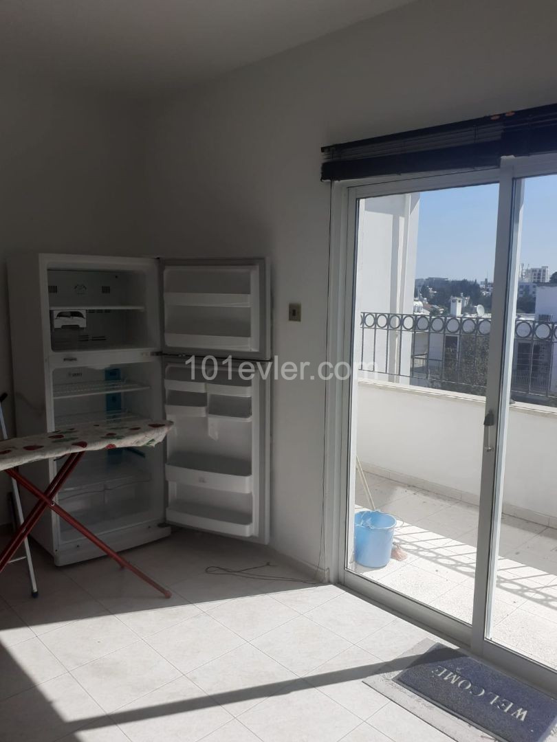 Girne merkezde kiralık 3+1 penthouse