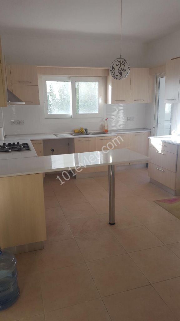 Flat To Rent in Dikmen, Kyrenia