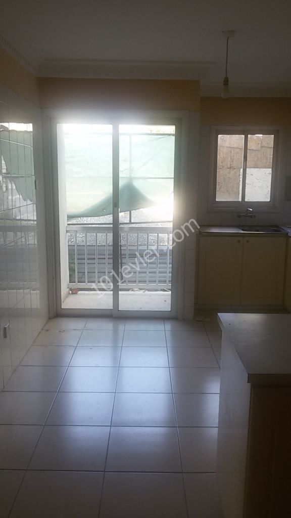 Flat To Rent in Köşklüçiftlik, Nicosia