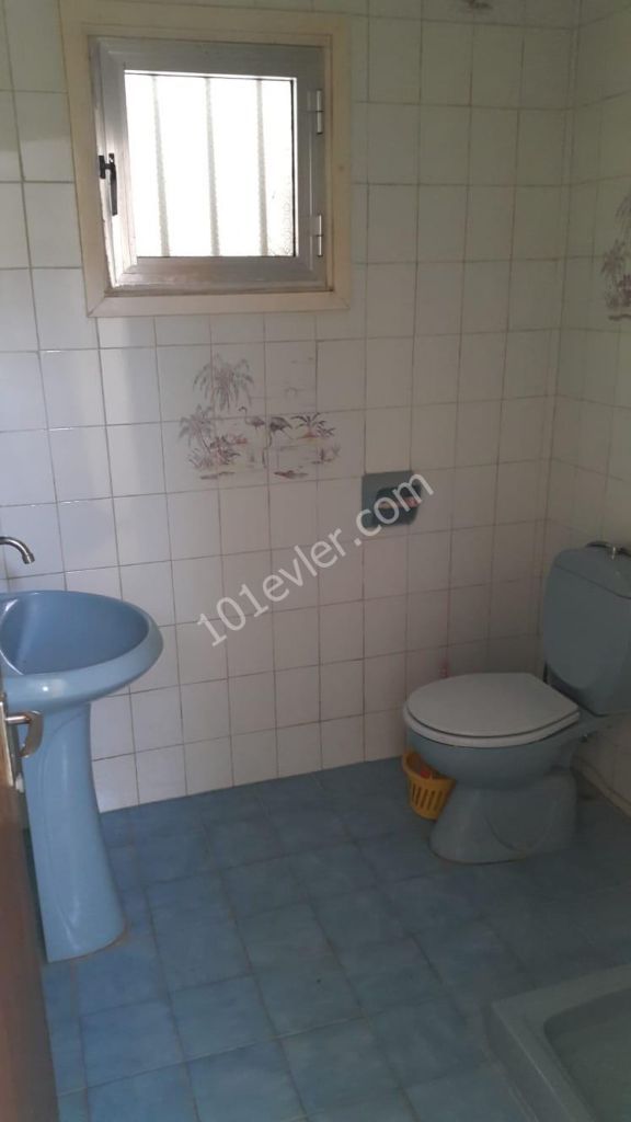 KAYMAKLIDA TERMİNAL YANINDA 3+1 DAİRE ( 165 M2)