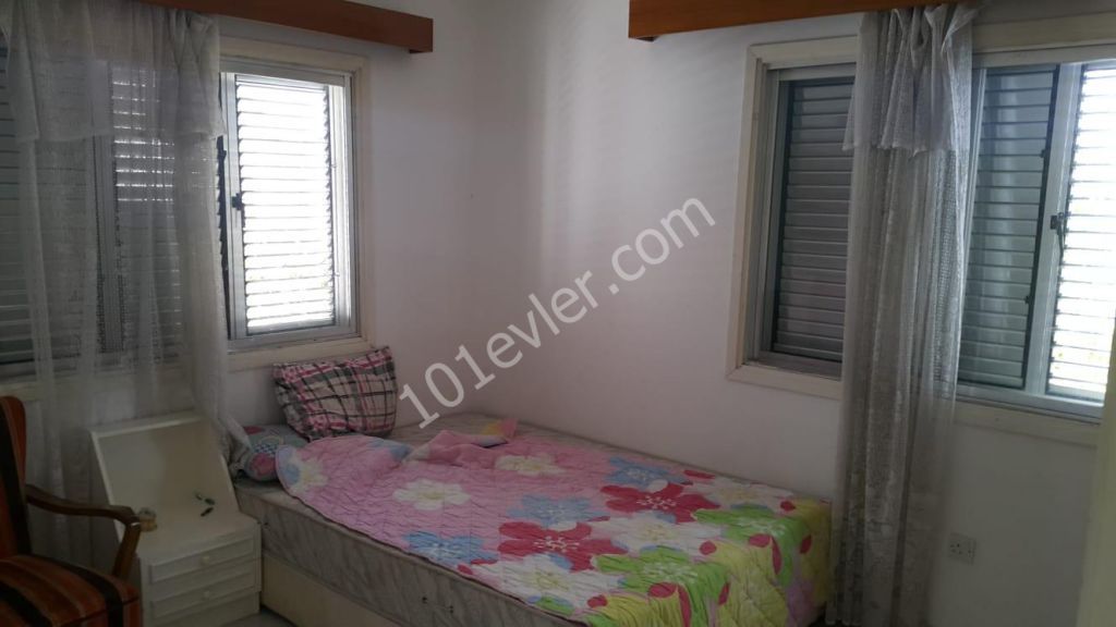 KAYMAKLIDA TERMİNAL YANINDA 3+1 DAİRE ( 165 M2)