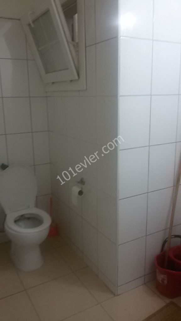 KAYMAKLIDA TERMİNAL YANINDA 3+1 DAİRE ( 140 M2)