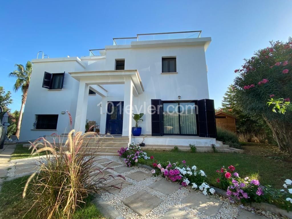 Villa with Full Detached Pool in Karaoğlanoğlu