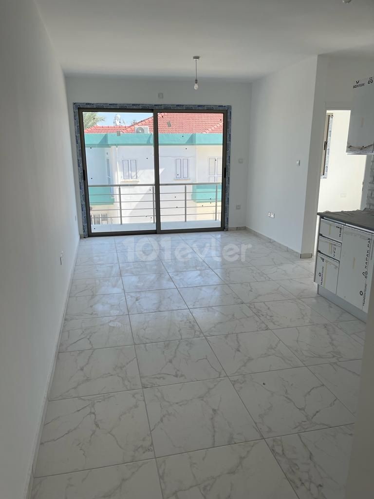 GÖNYELİ MERKEZDE 2 KATLI APARTMANIN 2. KATLARI(2+1)