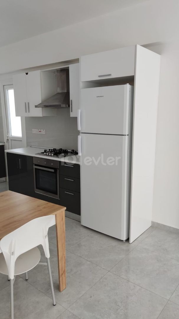 GÖNYELİDE DURAKLARA VE MARKETLERE YAKIN 2+1 FULL EŞYALI DAİRE