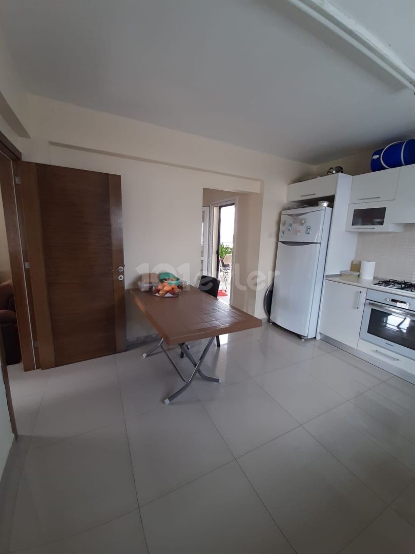 LEFKOŞA GELİBOLU BÖL. MERKEZİ KONUMDA TADİLAT GEREKTİRMEYEN 3+2 PENTHOUSE